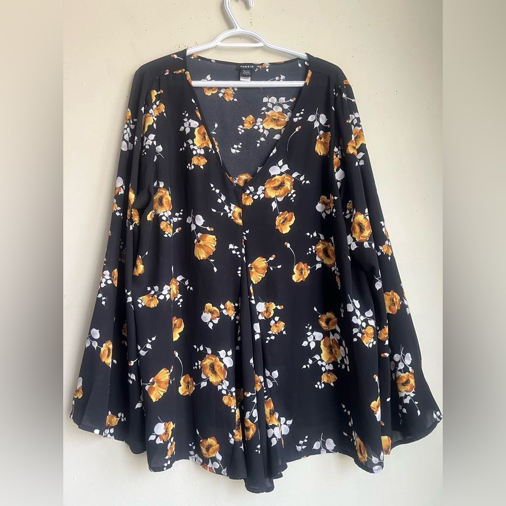 Torrid 2 Top - Picture 4 of 5